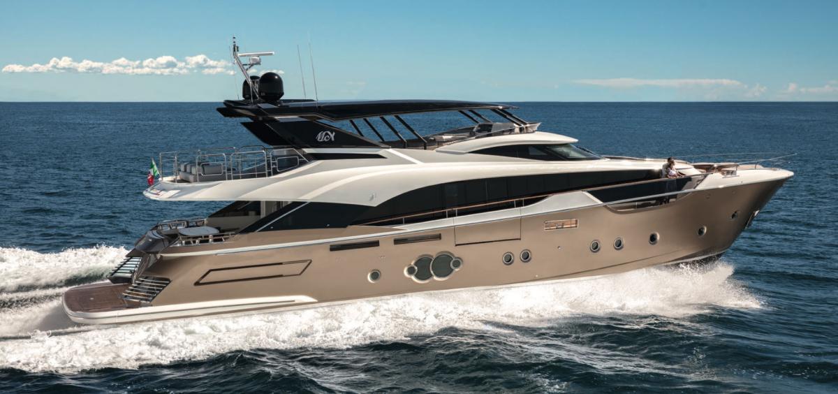 Monte Carlo Yachts MCY 96 wins Best Flybridge Yacht Award
